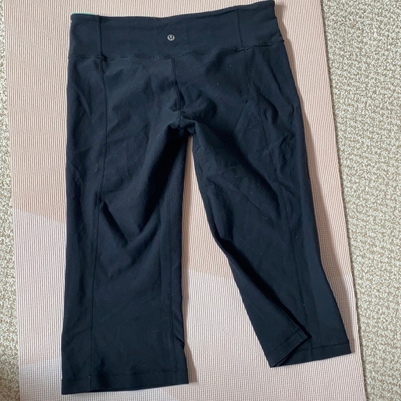 Lululemon Cropped Leggings - Picture 1 of 3